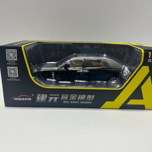 1:24 Rolls-Royce Phantom Metal Diecast Silver Black WITH LEDS Roll-Back - Picture 13 of 13